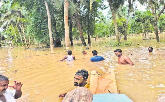 Boat capsized P Gannavaram mandal Ambedkar Konaseema District - Sakshi