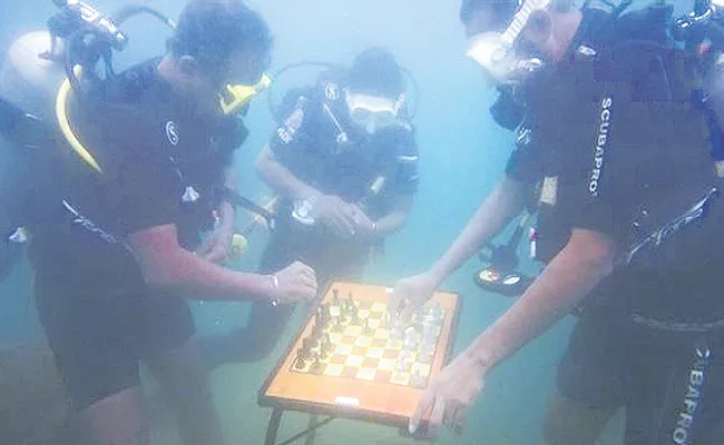 Underwater Chess In Chennai Takes Battle Of Minds To New Depths - Sakshi