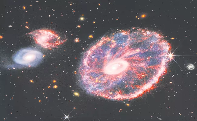 James Webb Space Telescope depicts Cartwheel Galaxy in stunning detail - Sakshi