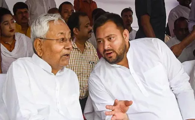 CBI Raids RJD Leaders Houses Ahead Of Test Of Strength In Bihar - Sakshi