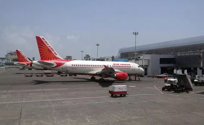 Air India Flight From Sydney Made An Emergency Landing In Kolkata - Sakshi