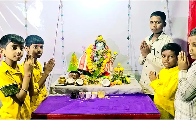 Ganesh Statue Stolen In Sircilla Gopal Nagar - Sakshi