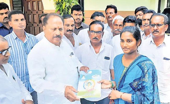 Another 23 lakh Houses In Next Two Years Minister Kottu Satyanarayana - Sakshi
