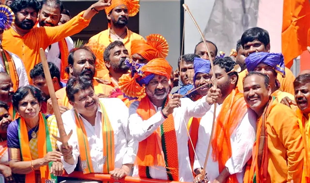 BJP Telangana President Bandi Sanjay Said They Will Oust KCR - Sakshi