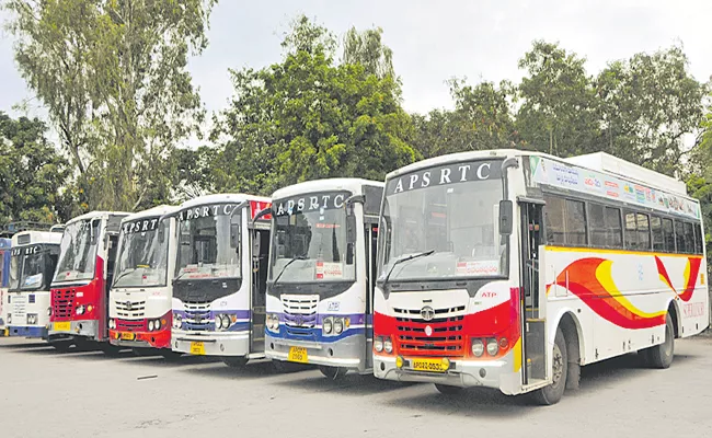 4485 special buses for Dussehra Festival - Sakshi