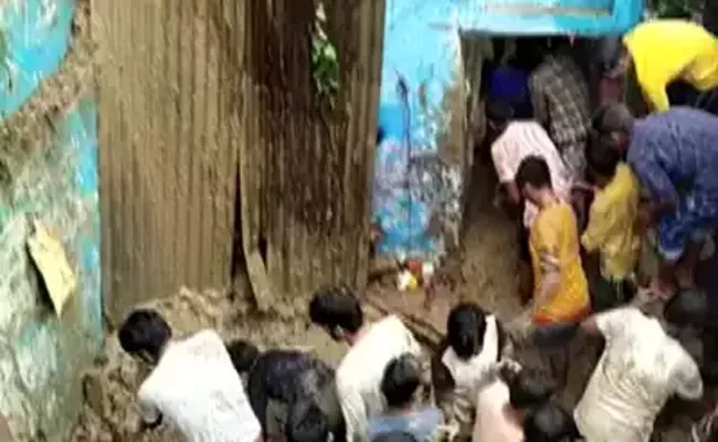 Peoples killed in wall collapse incidents in Uttar Pradesh due to Heavy Rains - Sakshi