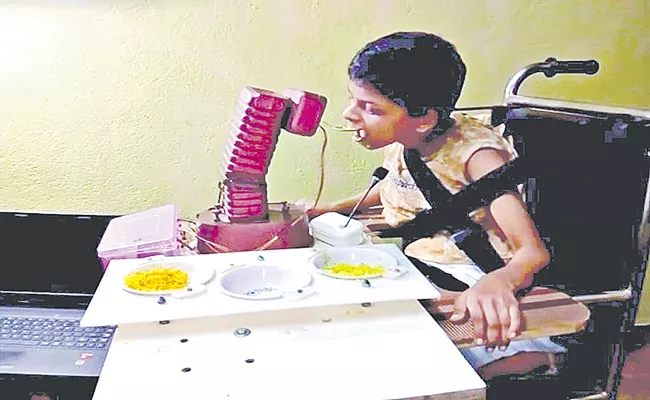 Goa Daily Wage Worker Builds Robot - Sakshi