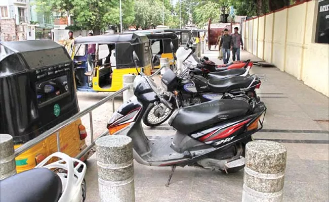 Footpaths Disappearing Road Accidents Increase Hyderabad - Sakshi