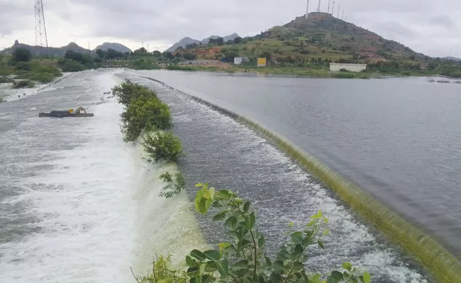 Anantapur: Water Released From Mid Pennar Reservoir Dam, Singanamala Cheruvu - Sakshi