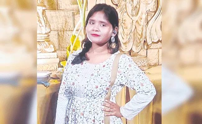 HYD: Degree Student Suicide Over Mother Scolded For Poor Marks - Sakshi