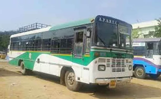 Sudden Fits for APSRTC Bus Driver Boy Deceased - Sakshi
