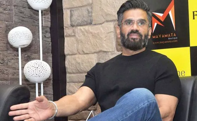 Bollywood Actor Sunil Shetty Says Today's Heroes Are Feel Insecure - Sakshi