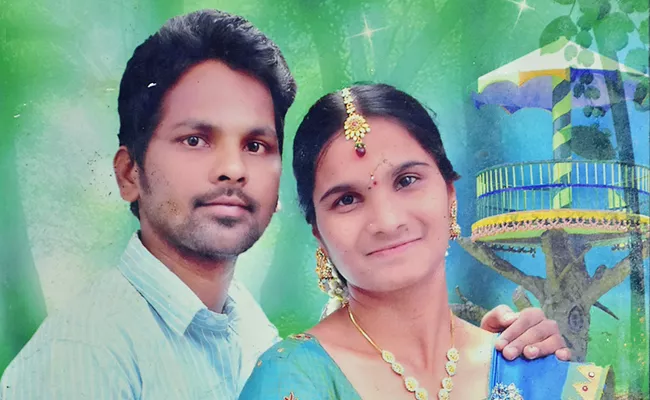 Young Couple Suicide Due To Financial Crisis At warangal - Sakshi