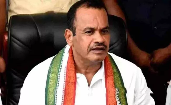 Congress Given Show Cause Notices To Komatireddy Venkat Reddy - Sakshi