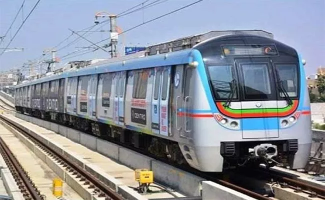 Hyderabad Metro Suffering Huge Financial Losses - Sakshi