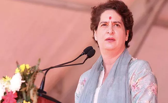 Congress Priyanka Gandhi Likely To Name Himachal Chief Minister - Sakshi