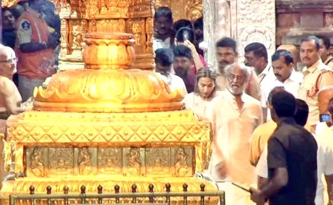 Super Star Rajinikanth Visited Tirumala Tirupati Devasthanam - Sakshi