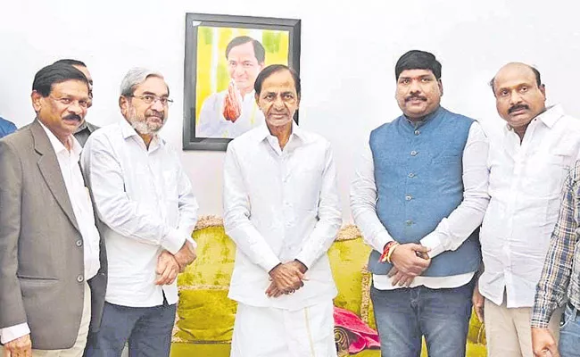 CM KCR Started Working On BRS Party Agenda And Future Activities - Sakshi