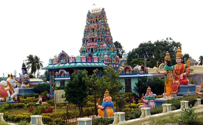 Kanipakam Varasiddhi Vinayaka Temple Timings on January 1 - Sakshi
