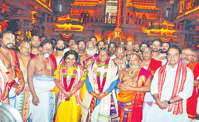 President Draupadi Murmu Visited Yadadri Sri Lakshmi Narasimhaswamy Temple - Sakshi