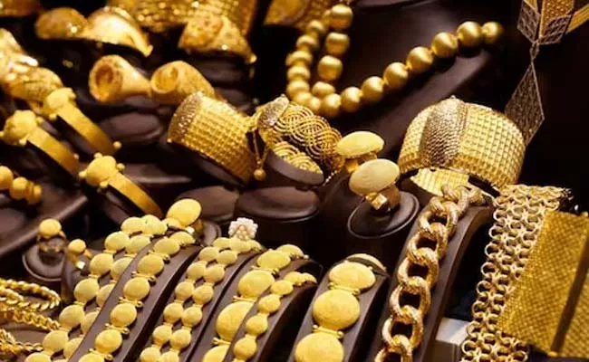 Gold price top Rs 54k on MCX first time since april silver jumps - Sakshi