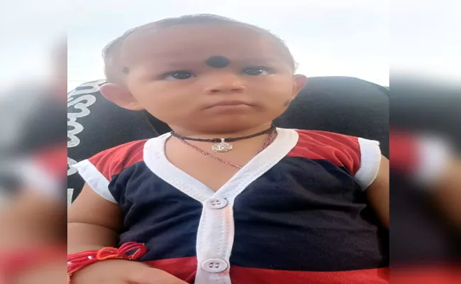Boy Dies After Piece of Coconut Stuck In Throat In Warangal - Sakshi