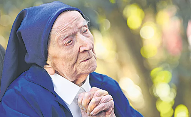 World Oldest Woman French Nun Lucile Randon Dies At 118 - Sakshi