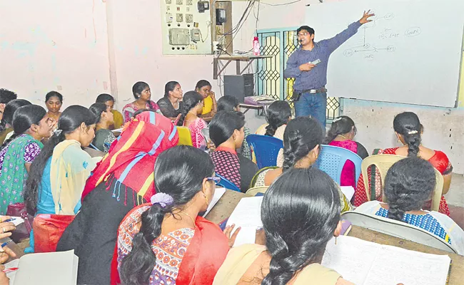 Scam exposed in BC Study Circle training programmes at Telangana - Sakshi