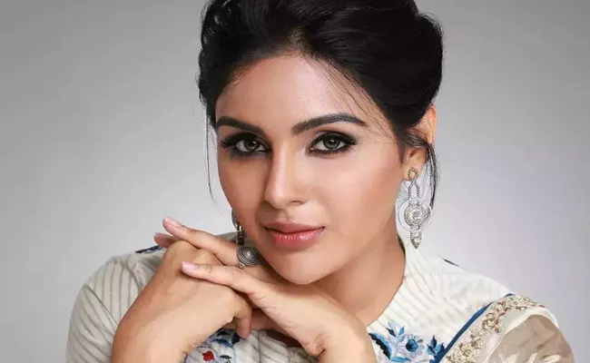 Actress Samyuktha Menon Removes Menon From Her Name - Sakshi