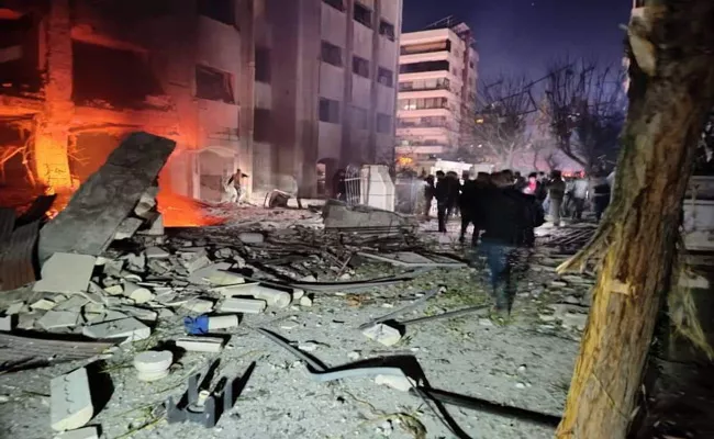 Israeli airstrikes kill 5 in Damascus, 15 injured - Sakshi