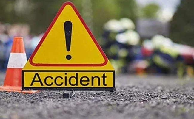 Chhattisgarh Baloda Bazar Road Accident Many People Died - Sakshi