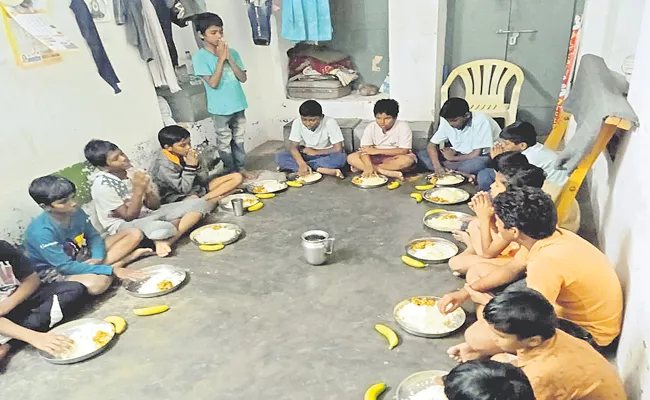 Andhra Pradesh Govt Support For Hostel students - Sakshi
