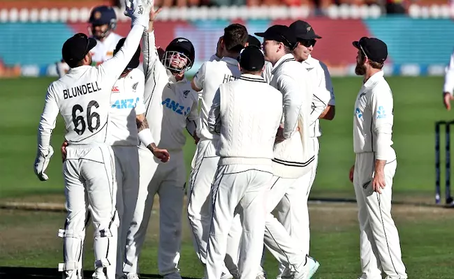 Sri Lanka All-out-164 Runs-1st Innings 2nd Test Vs NZ Playing Follow-on - Sakshi