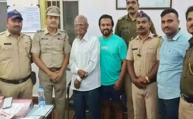 Cricketer Kedar-Jadhav Father Found After Going Missing From Pune Home - Sakshi