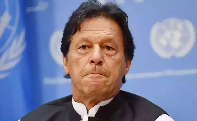 Amid Life Threatening Situation Imran Khan Request Pak CJI - Sakshi