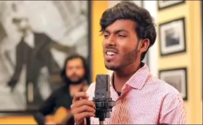 Bihar Boy Amarjeet Jaikar Sings New Song Composed By Himesh Reshammiya - Sakshi