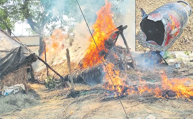 Three People Deceased In Gas Cylinder Blast At Cheemalapadu - Sakshi