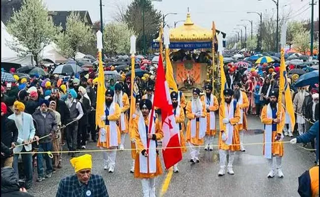 Vaisakhi Parade Held In Vancouver After 3 Years Of Covid In Canada - Sakshi