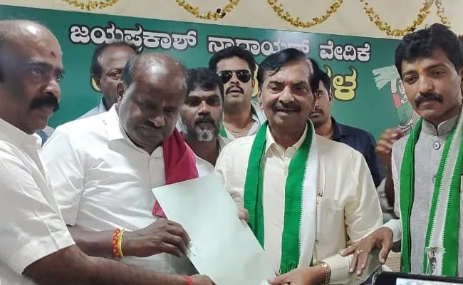 MLC Ayanur Manjunath Quit BJP Party And Joined In JDS - Sakshi