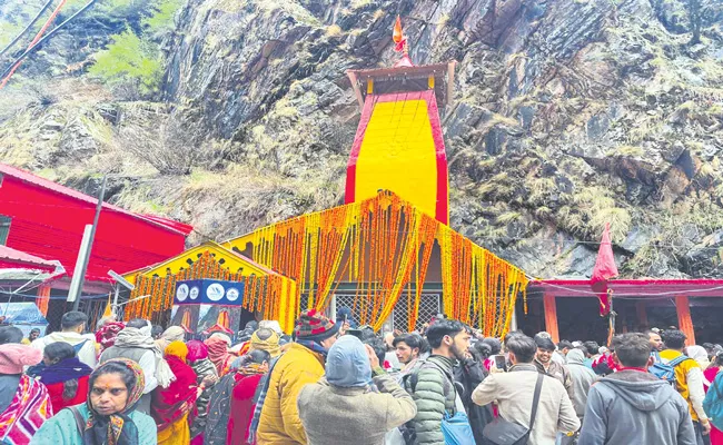 Char Dham Yatra Begins With Opening Of Gangotri And Yamunotri - Sakshi