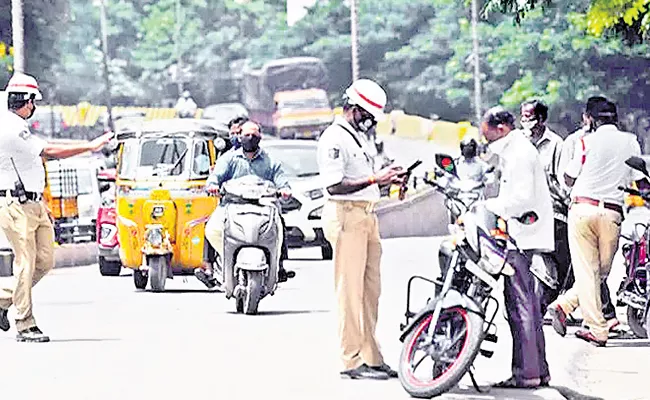 Minor Riding Major Traffic Violation In Warangal - Sakshi