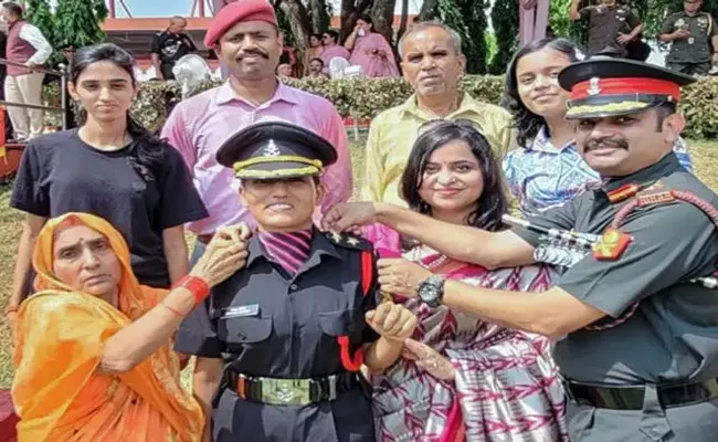 Galwan Martyr Naik Deepak Singh Wife Joins India Army As Lieutenant - Sakshi