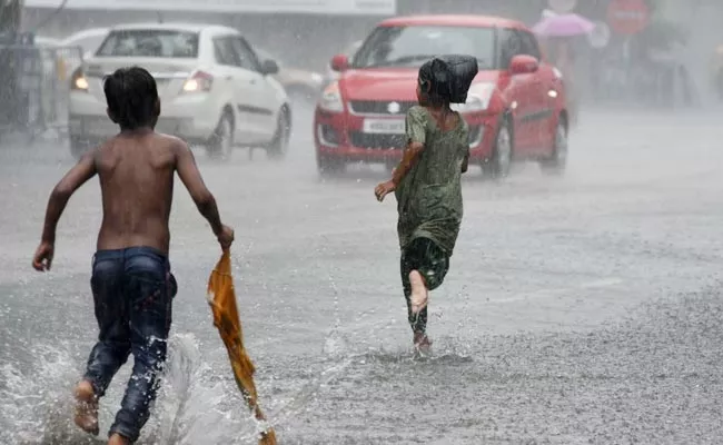 Heavy Rains Continue Telugu States Alert People - Sakshi