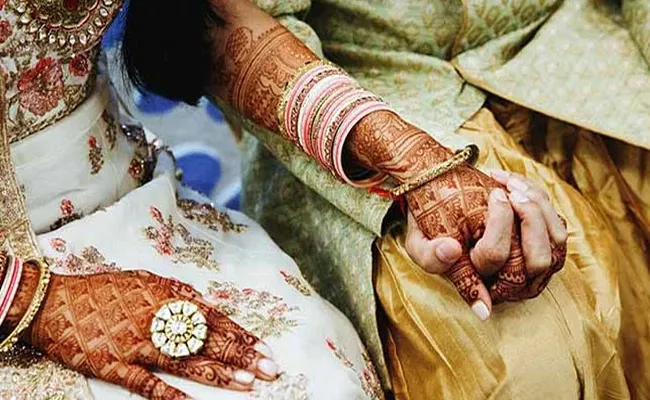 Couple Consumes Poison During Their Marriage Ceremony, Groom Dies Indore - Sakshi