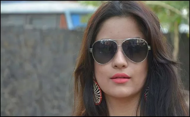 Tamil Actress Lubna Ameer Ex Boyfriend Make Shocking Allegations - Sakshi
