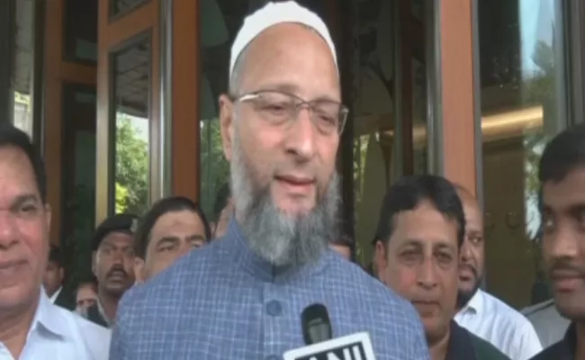 Asaduddin Owaisi Fire On RJD's Coffin Tweet Why Bring This Angle  - Sakshi