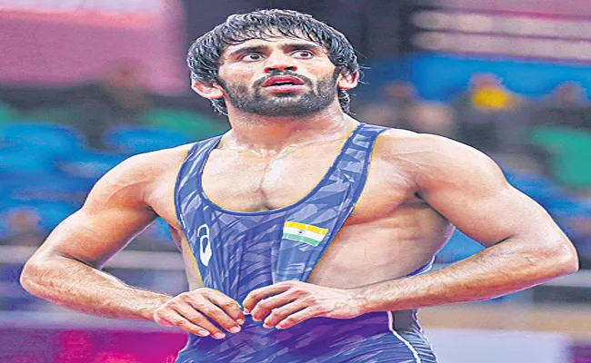 Wrestlers Protest: Grapplers form two committees to decide future action - Sakshi