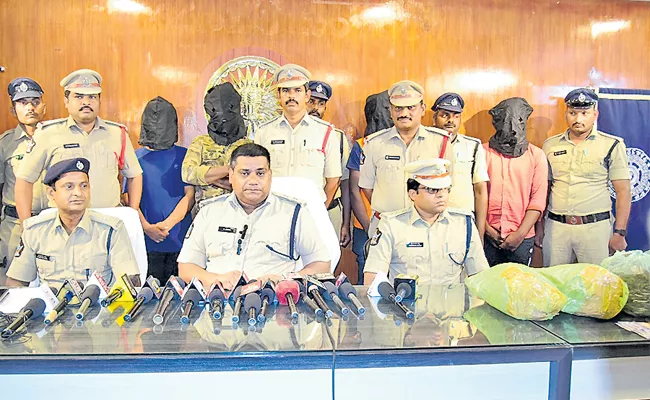 Ganja sellers arrested - Sakshi
