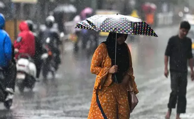 Heavy To Moderate Rains In Ap And Telangana Says Imd - Sakshi