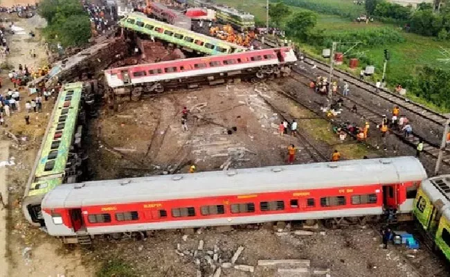 Technical Glitch Or Human Error Questions Arise After Odisha Train Crash - Sakshi